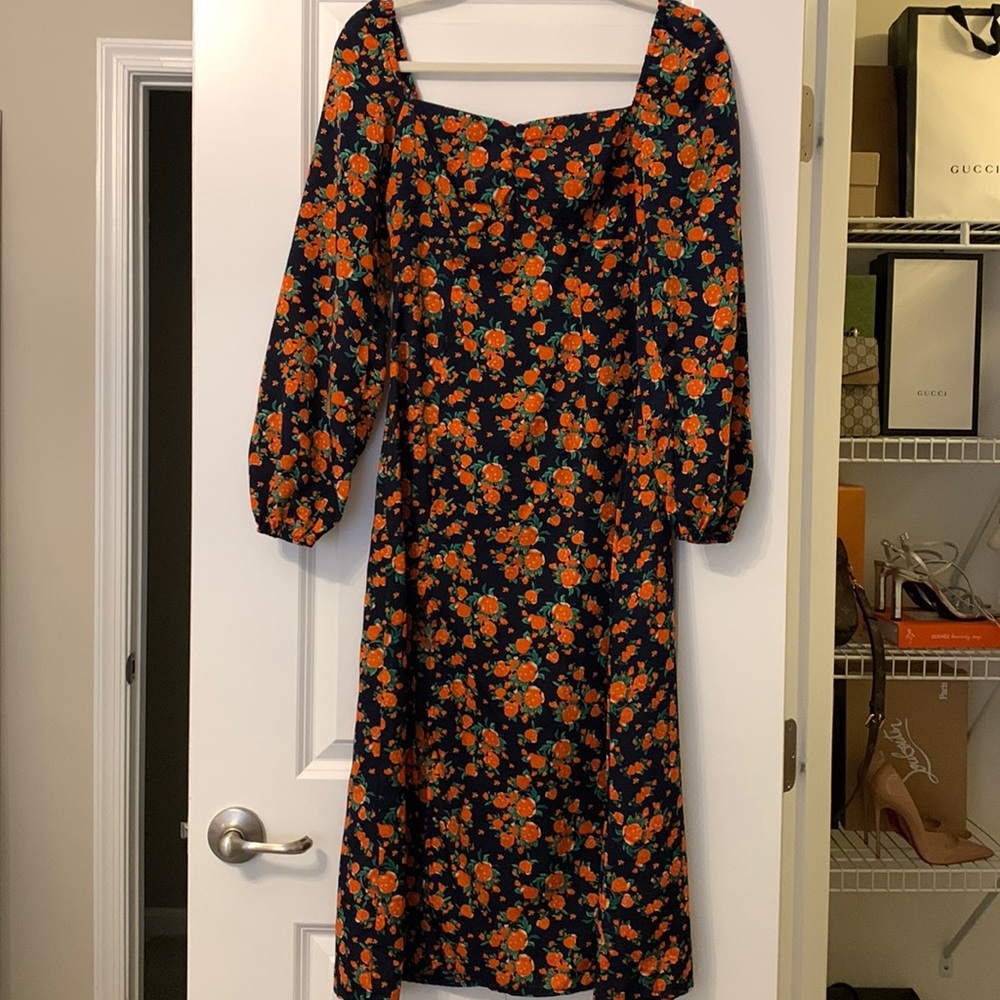 Floral long sleeve dress with slit. Size 2 from Missguided
